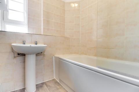 2 bedroom apartment for sale, Clarence Way, Camden