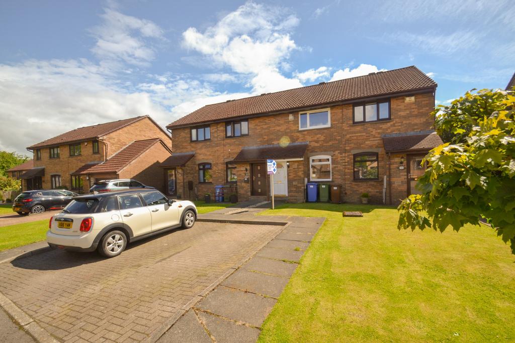 50 Raeswood Drive, Crookston... 2 bed terraced house £995 pcm (£230 pw)