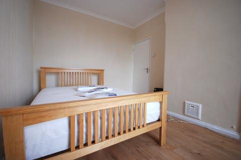 2 bedroom apartment to rent, Wheatland House, East Duwlich SE22