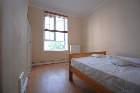 2 bedroom apartment to rent, Wheatland House, East Duwlich SE22