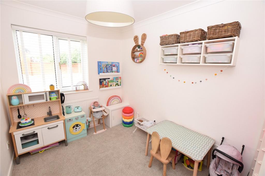 Play Room/Bedroom