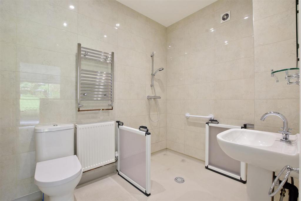 7 Makepeace Ave - Wet Room.JPG