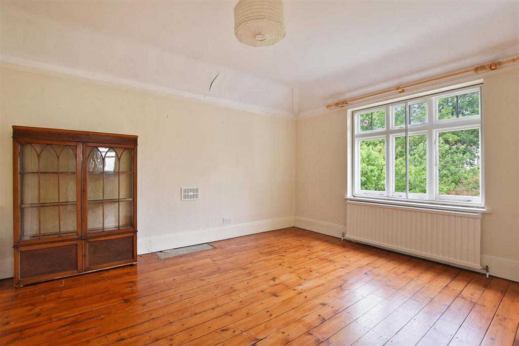 7 Makepeace Ave - Bedroom 2.JPG