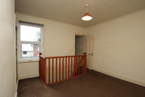3 bedroom apartment to rent, Regent Street, Kettering NN16
