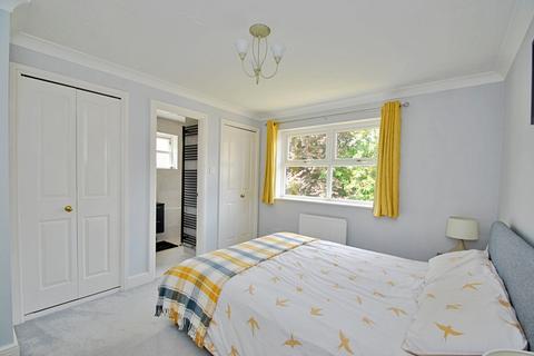 40 Cowslip Road, Broadstone, BH18 9QZ