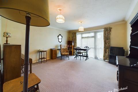2 bedroom bungalow for sale, William Hill Drive, Bierton, Aylesbury, Buckinghamshire