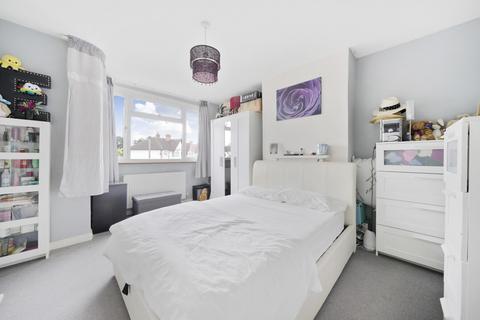 10 Sydney Crescent, Ashford, TW15 2BJ