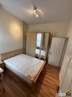 2 bedroom maisonette to rent, Franciscan Road, London, SW17