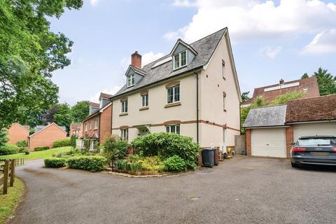 5 bedroom detached house for sale, Meadowlands Drive, Haslemere, GU27