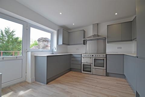 2 bedroom flat for sale, London Road, Watersfield, West Sussex, RH20