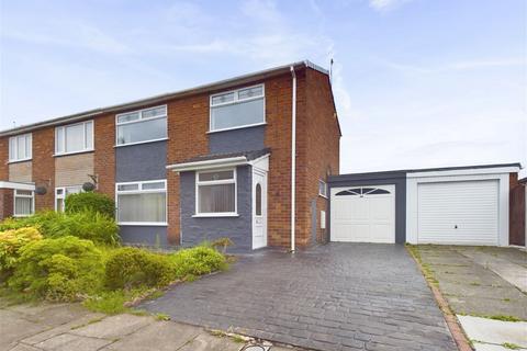 3 bedroom semi-detached house for sale, Neverstitch Close,Skelmersdale, WN8 8QR