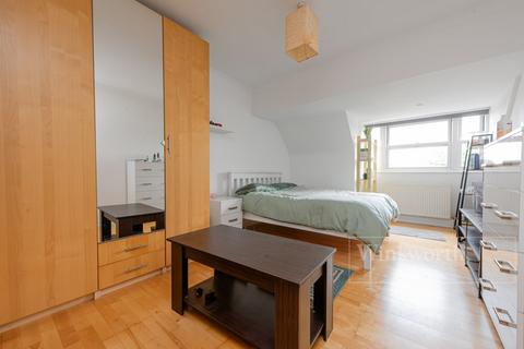 3 bedroom apartment for sale, Harlesden Gardens, London, NW10