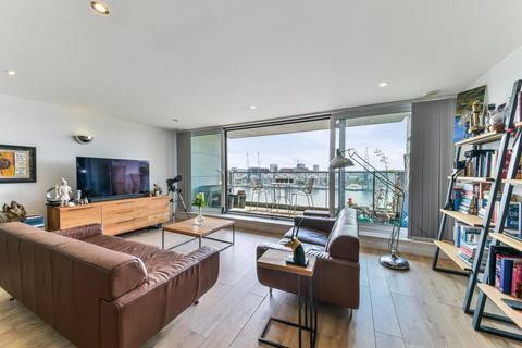 2 bedroom apartment for sale, Capital East Apartments, Royal Wharf, E16