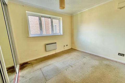 1 bedroom flat for sale, Ferrier Close, Rainham
