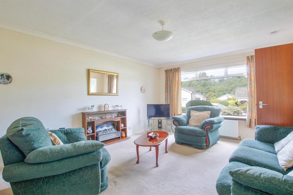 Glen Avenue, Largs KA30 2 bed semidetached bungalow £189,000
