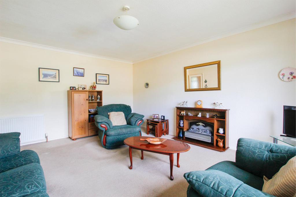 Glen Avenue, Largs KA30 2 bed semidetached bungalow £189,000