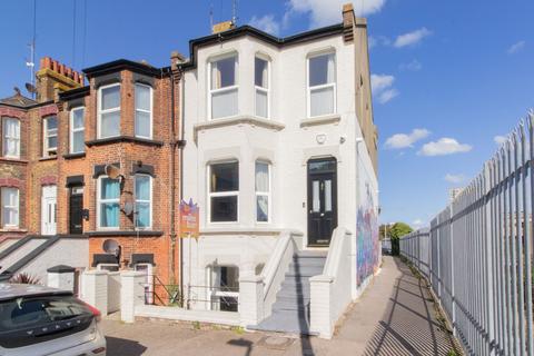 5 bedroom end of terrace house for sale, Garfield Road, Margate, CT9