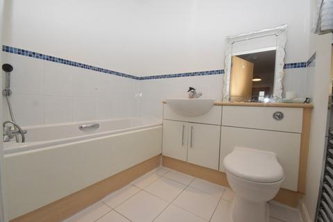 2 bedroom flat to rent, Parkhouse Court, Hatfield AL10