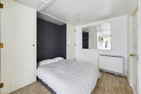 32 Alders Green, Gloucester, GL2 9HJ
