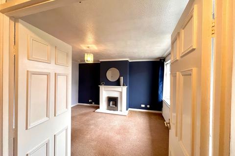 3 bedroom semi-detached house to rent, Crediton Avenue, Southport