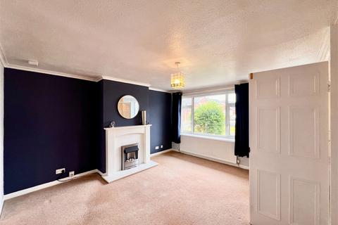 3 bedroom semi-detached house to rent, Crediton Avenue, Southport