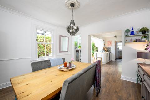 4 bedroom semi-detached house for sale, Kingsbridge Road, Walton-on-Thames, KT12