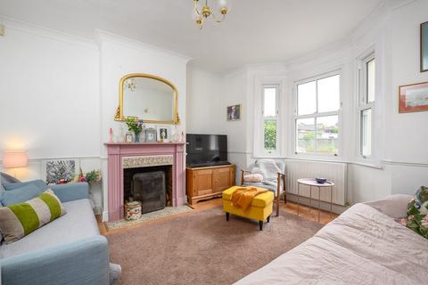 4 bedroom semi-detached house for sale, Kingsbridge Road, Walton-on-Thames, KT12
