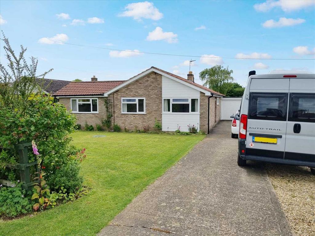 Ancaster Lane, Oasby NG32 3 bed detached bungalow for sale £299,500
