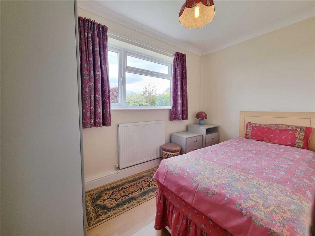 Bedroom 3: