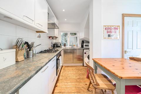 2 bedroom flat for sale, Radbourne Road, Balham