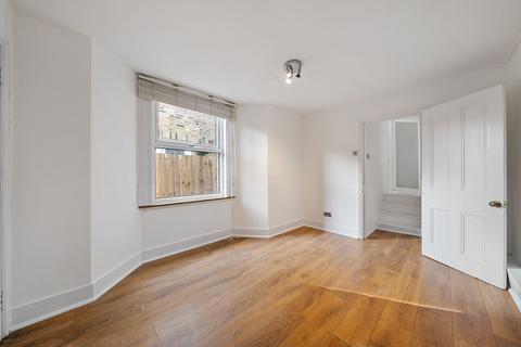2 bedroom apartment to rent, Felix Road, London, W13