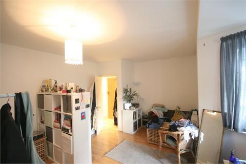 2 bedroom apartment to rent, Lyons Court, Green Hundred Road SE15