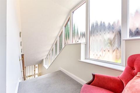 6 Baytree Close, Chichester, PO19 5UF