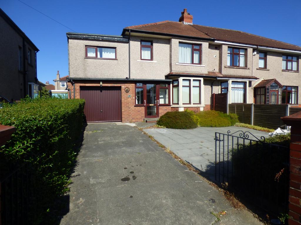 Scale Hall Lane, Scale Hall... 4 bed semidetached house £950 pcm (£