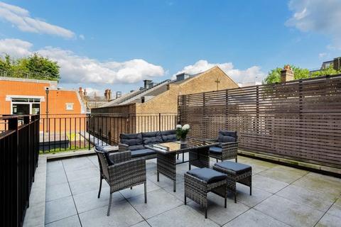 3 bedroom apartment to rent, London W1K