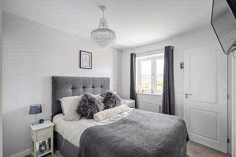 11 Barchamber Way, Gravesend, DA12 2FA