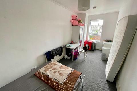 213 Hitchin Road, Luton, LU2 0EP