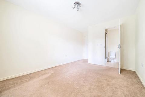 2 bedroom apartment to rent, Lightwater,  Surrey,  GU18