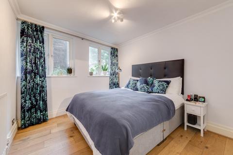 2 bedroom flat for sale, Three Colt Street, London