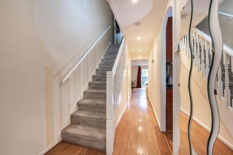 8 Hazel Way, London, SE1 5XL