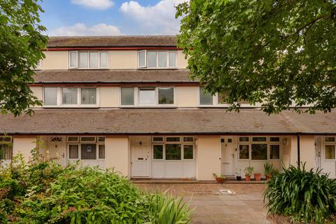 8 Hazel Way, London, SE1 5XL