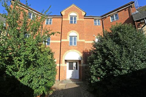 2 bedroom flat for sale, Westfield Gardens, Romford