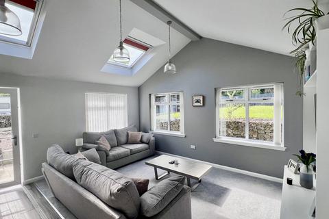Roselea, 23 Main Street, Twynholm, Kirkcudbright, DG6 4NT