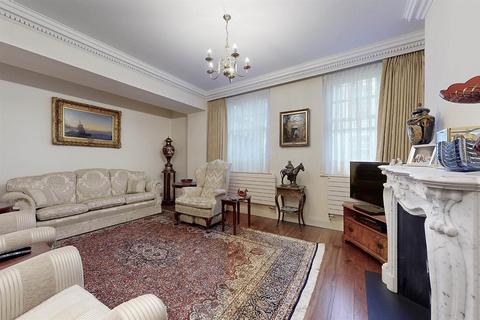 3 bedroom flat for sale, ALBERT COURT, PRINCE CONSORT ROAD, London, SW7