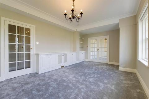 2 bedroom flat for sale, OVINGTON COURT, BROMPTON ROAD, London, SW3