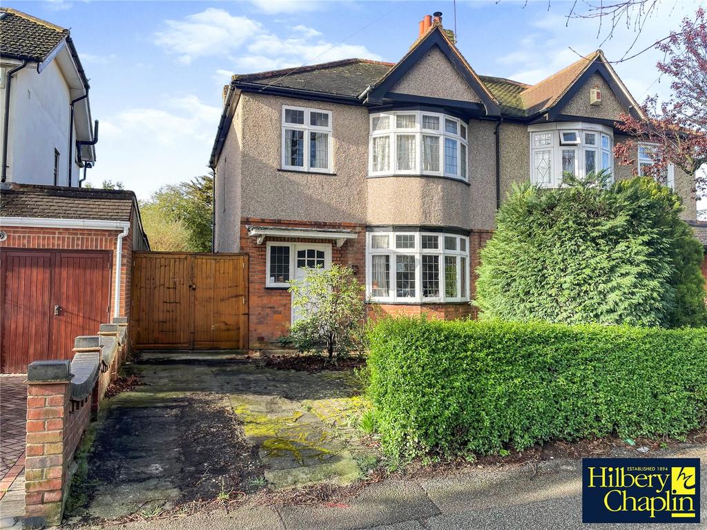 Osborne Road, Hornchurch, RM11 3 bed semidetached house for sale £