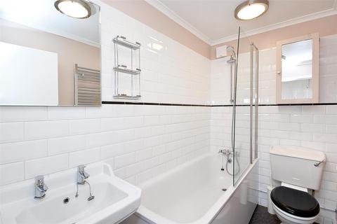 2 bedroom flat to rent, GLOUCESTER ROAD, London, SW7