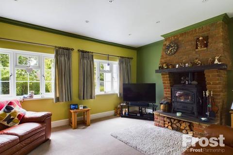 4 bedroom detached house for sale, Ferry Lane, Wraysbury, Berkshire, TW19