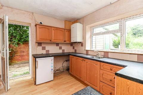3 bedroom end of terrace house for sale, Lynton Road, Chesham, Buckinghamshire, HP5