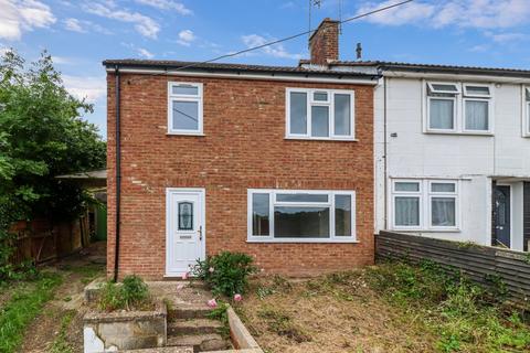 3 bedroom end of terrace house for sale, Lynton Road, Chesham, Buckinghamshire, HP5